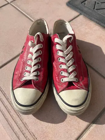 플랫 헤드 가죽 스니커즈 25.5