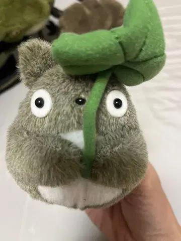 토토로 잎사귀 포함 봉제 인형