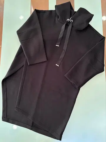 AULA AILA 슬릿 롱 후드티