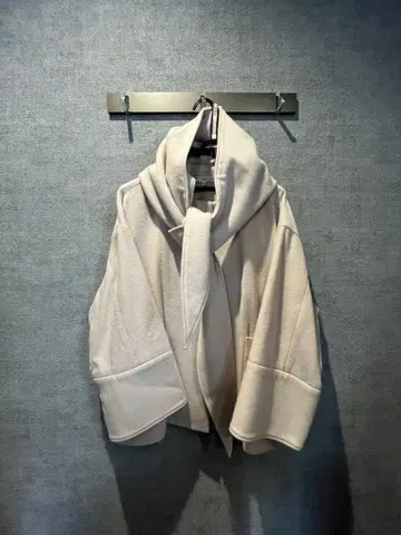 Yori 후드 부착 판초 아이보리