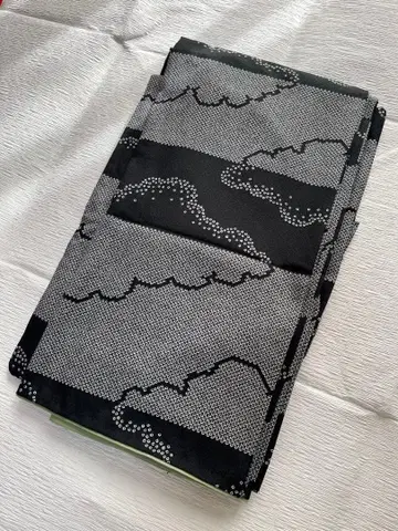 세탁 가능한 이중 기모노 블랙과 화이트 구름 무늬 코몬