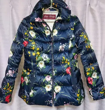Super Beauty 꽃무늬 다운 자켓 40 L 사이즈