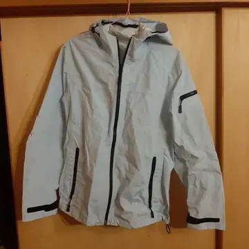 라이트 블루 나일론 자켓