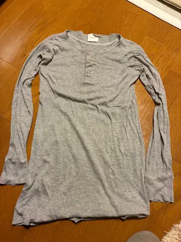 새상품급 TOUJOURS 긴팔 티셔츠