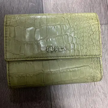 FURLA 크로커다일 패턴 접이식 지갑