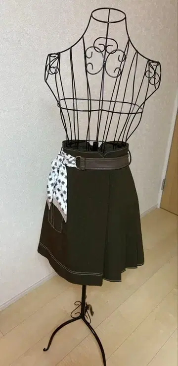 카키 올리브 그린 팬츠 숏팬츠 치마바지 리랜드트루