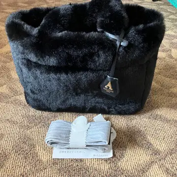 앙코키네 블랙 퍼 숄더백