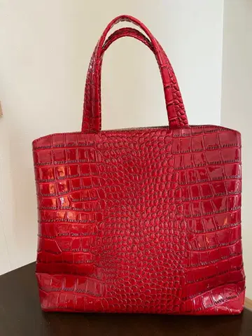 빨간색 크로커다일풍 토트백