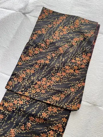 세탁 가능한 이중 기모노 블랙 베이스에 매실 패턴 코몬