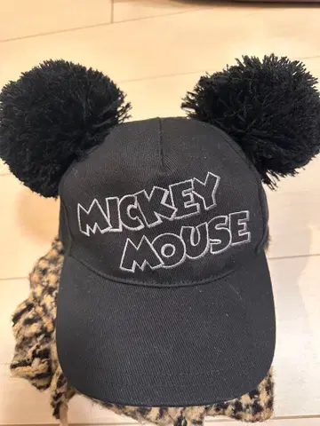 미키마우스 블랙 폼폼 캡