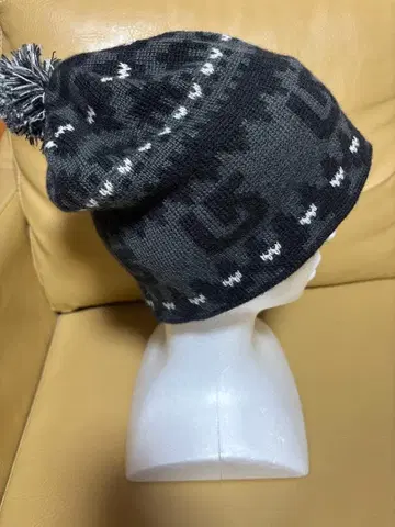 BURTON 니트 모자 폼폼 포함