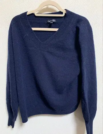 INDIVI 네이비 V넥 긴팔 스웨터