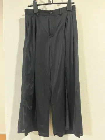 블랙 와이드 팬츠 플리츠 디자인