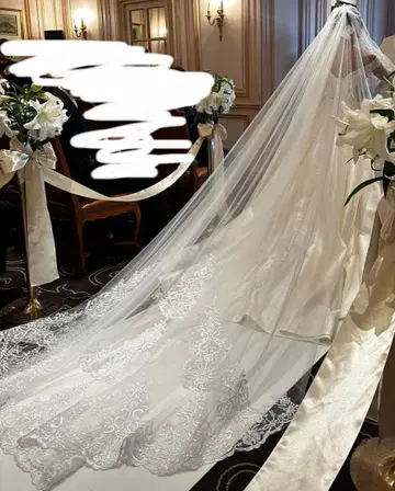 화이트 레이스 장식 롱 웨딩 베일