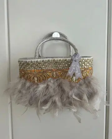 푸앙 파 깃털 달린 카고백