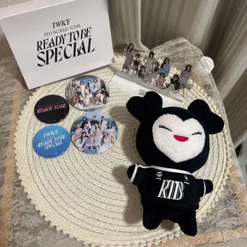 TWICE READY TO BE 업그레이드 굿즈