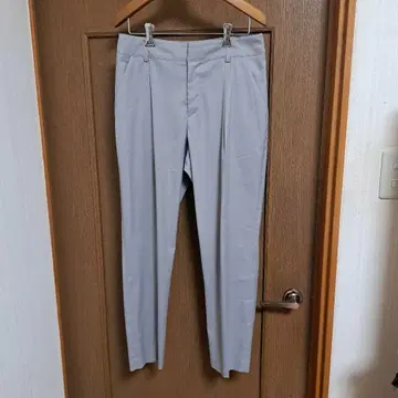 어반 리서치 라이트 그레이 슬랙스 테이퍼드 팬츠 일본제