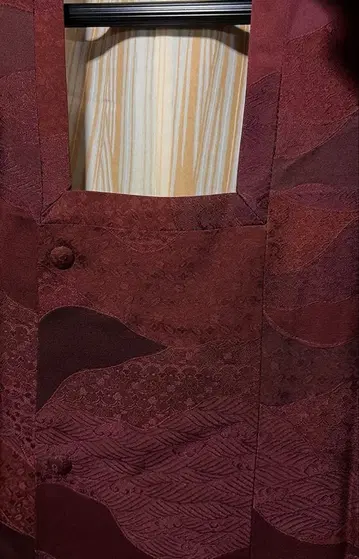 도유 코트 적자색 물결 무늬