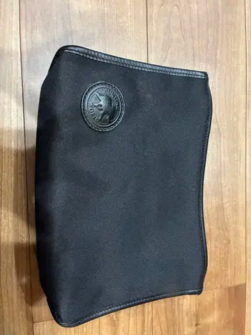 HUNTING WORLD 블랙 클러치백