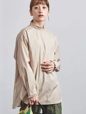 UNITED ARROWS 프릴 스탠드넥 블라우스