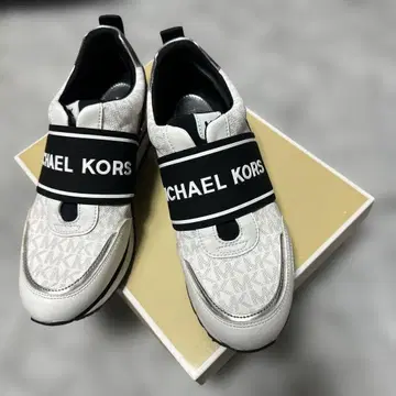 새상품급! MICHAEL KORS 스니커즈 US 8M 화이트/블랙