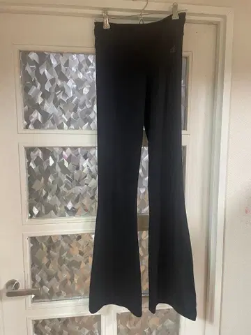 adidas 블랙 플레어 팬츠 XS