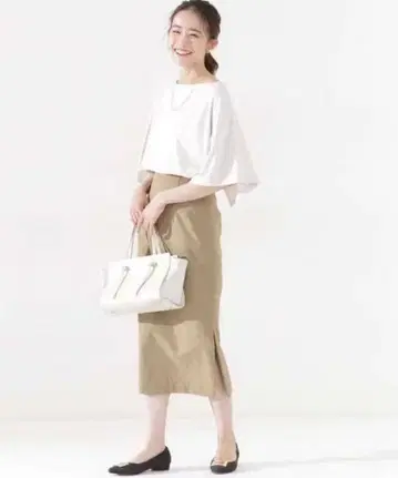 새상품 택 포함 나노 유니버스 베이지 타이트 스커트 사이드 슬릿