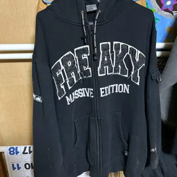 FREAKY MASSIVE 블랙 후드티 XL