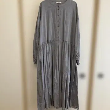 그레이 롱 원피스 긴팔 버튼 포함