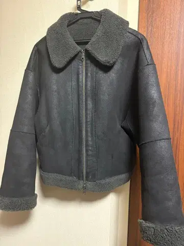 아파트 바이 로리즈 리버서블 코트