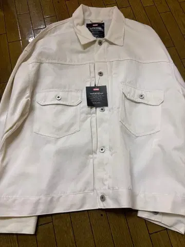 나일론 화이트 자켓 니코앤드