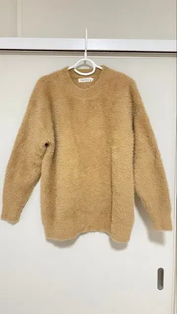 푹신푹신 베이지 니트 스웨터 긴팔