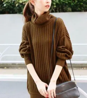 IENA Chere CODE BIG 터틀넥 풀오버