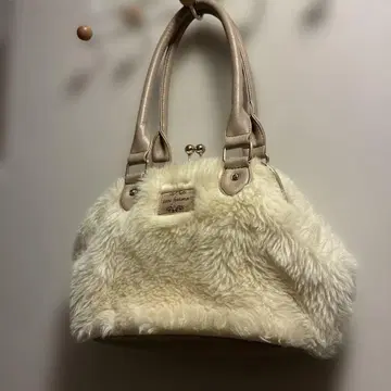 ( 559 ) 엑시즈팜 가마구치 퍼 백 복슬복슬 귀여운 새상품급