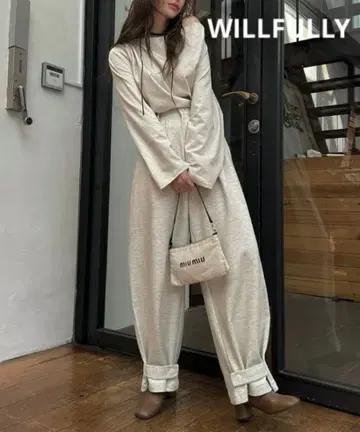 새상품급 WILLFULLY 사이드턱 테이퍼드 팬츠