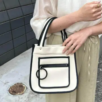 [ 새상품급 ] Papillonner 파피요네 스퀘어 WET 라인 토트백