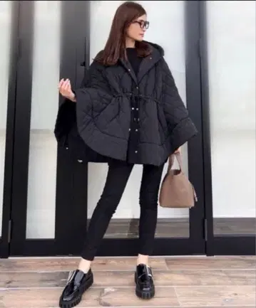블랙 퀼팅 판초 케이프 코트