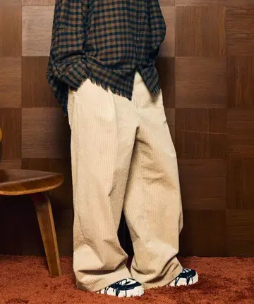 Wide-Wale Corduroy One-Tuck Pants