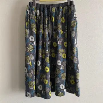 마블슈드 스커트