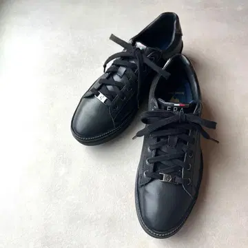 [새상품급] 르꼬끄 스포르티브 LA SURESNES 블랙 스니커즈