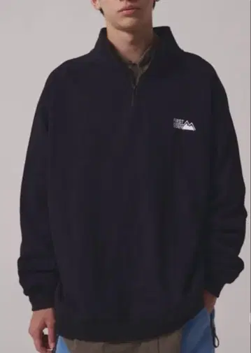 FIRST DOWN 하프 지퍼 맨투맨