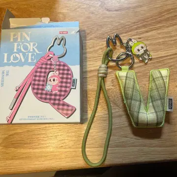 새상품 라부부 Labubu V자 키링