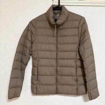 유니클로 울트라 라이트 다운 자켓 카키 M 수납 봉투 포함 여성용