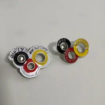 독일 파빌리온 핀 배지 2종