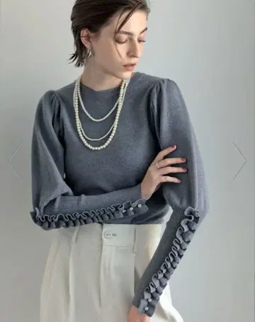 Re:EDIT 프릴 슬리브 니트탑