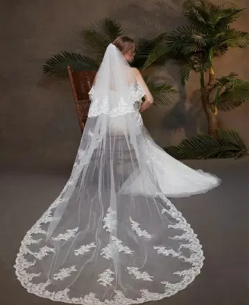 화이트 레이스 장식 롱 웨딩 베일 (3m)