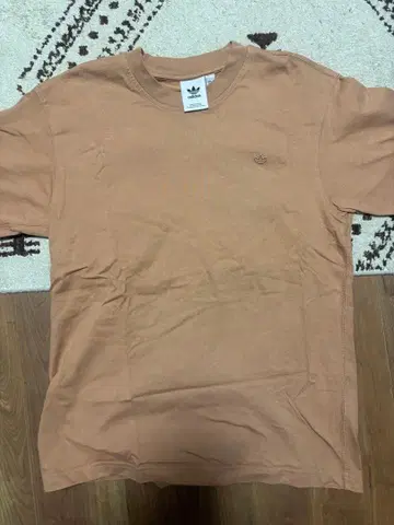 한정판 adidas 브라운 T셔츠