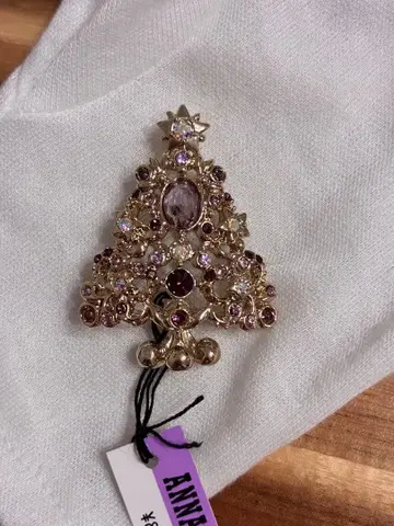 ANNA SUI 안나수이 크리스마스 트리 브로치 85,000원