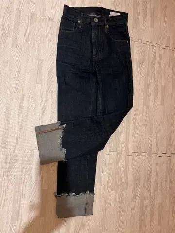 어퍼 하이츠 다크 블루 스트레이트 데님