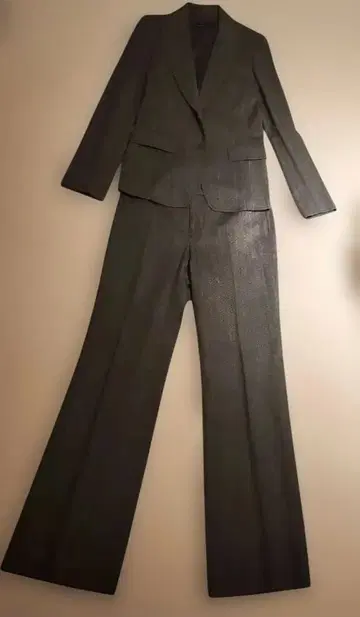 MOGA 그레이 수트